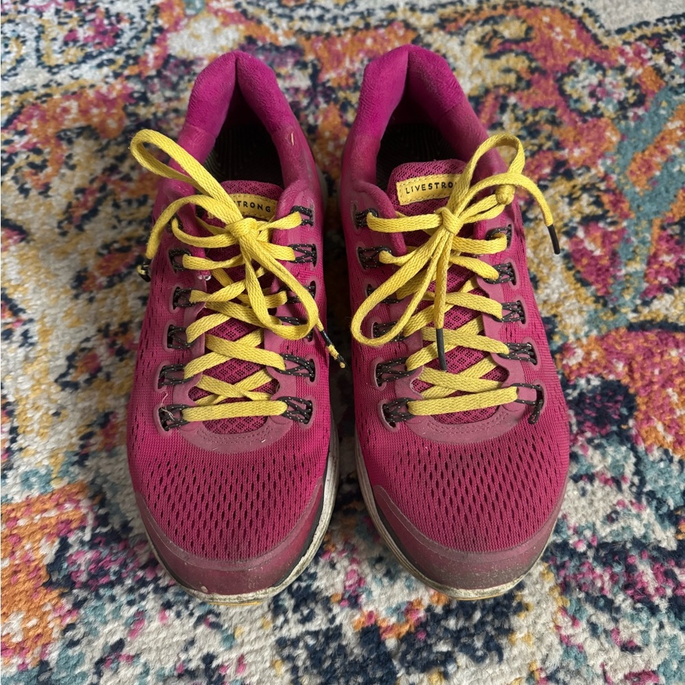 Nike Livestrong tennis shoes
